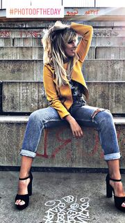 Annemarie Eilfeld feet photo thumbnail