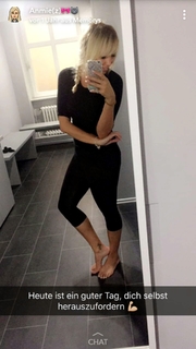 Annemarie Eilfeld feet photo thumbnail