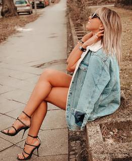 Annemarie Eilfeld feet photo thumbnail