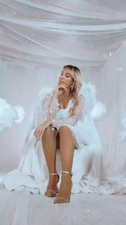 Annemarie Eilfeld feet photo thumbnail