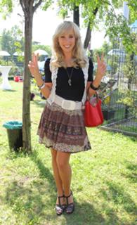 Annemarie Eilfeld feet photo thumbnail