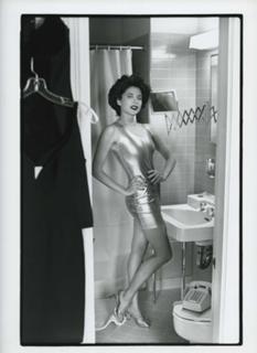 Annette Bening feet photo thumbnail