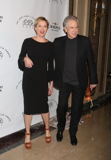 Annette Bening feet photo thumbnail