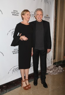 Annette Bening feet photo thumbnail