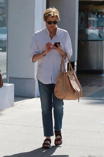 Annette Bening feet photo thumbnail