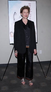 Annette Bening feet photo thumbnail