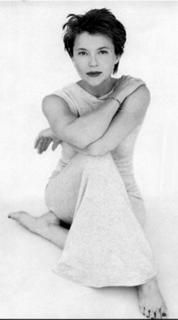 Annette Bening feet photo thumbnail