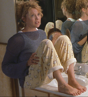 Annette Bening feet photo thumbnail