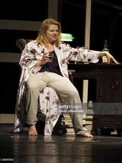 Annette Frier feet photo thumbnail