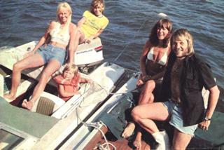 Anni-Frid Lyngstad feet photo thumbnail