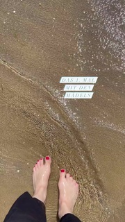 Anni Friesinger feet photo thumbnail
