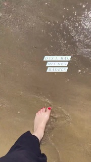Anni Friesinger feet photo thumbnail