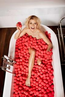 Annica Hansen feet photo thumbnail