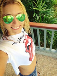 Annica Hansen feet photo thumbnail