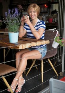 Annica Hansen feet photo thumbnail