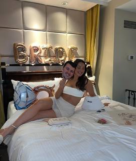 Annie Clark feet photo 7