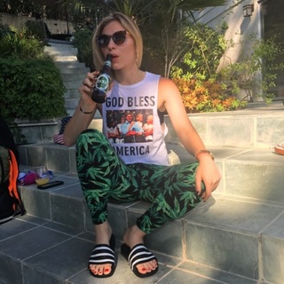 Annie Lederman feet photo 3