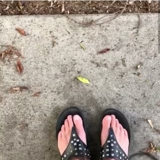 Annie Lennox feet photo 10