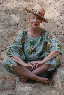Annie Lennox feet photo 1