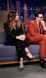 Annie Murphy feet photo thumbnail