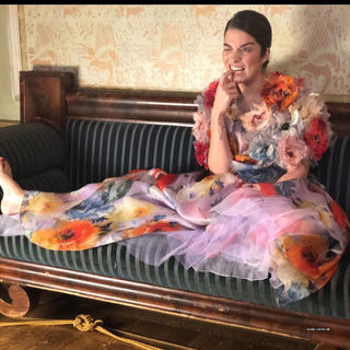 Annie Murphy feet photo thumbnail