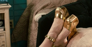 Annie Murphy feet photo thumbnail