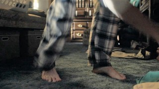 Annie Murphy feet photo thumbnail