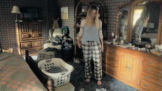 Annie Murphy feet photo thumbnail