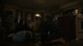 Annie Murphy feet photo thumbnail