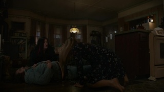 Annie Murphy feet photo thumbnail