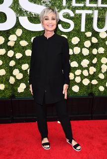 Annie Potts feet photo thumbnail