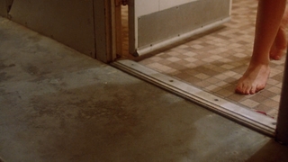 Annie Potts feet photo thumbnail