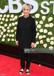 Annie Potts feet photo thumbnail