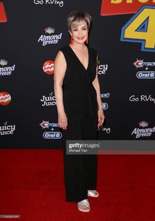 Annie Potts feet photo thumbnail