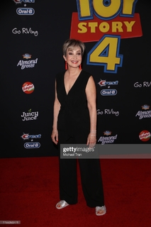 Annie Potts feet photo thumbnail