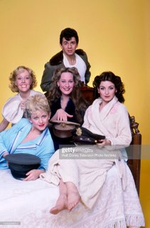 Annie Potts feet photo thumbnail