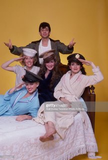 Annie Potts feet photo thumbnail