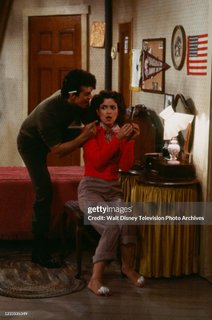 Annie Potts feet photo thumbnail