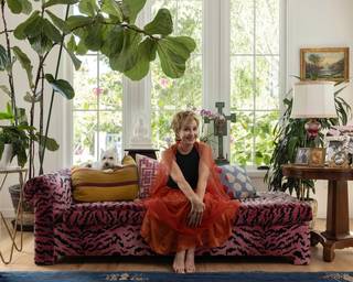 Annie Potts feet photo thumbnail