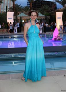 Annie Wersching feet photo thumbnail