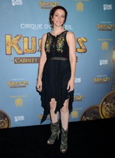 Annie Wersching feet photo thumbnail