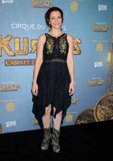 Annie Wersching feet photo thumbnail