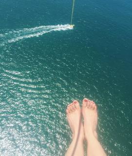 Annie Wersching feet photo thumbnail