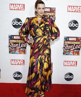 Annie Wersching feet photo thumbnail