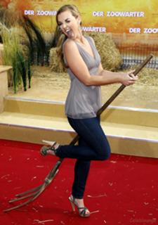 Annika Kipp feet photo thumbnail