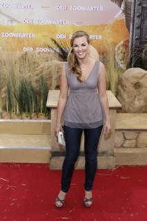 Annika Kipp feet photo thumbnail