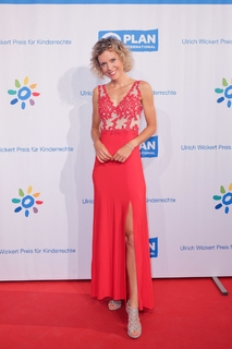 Annika Zimmermann feet photo 11