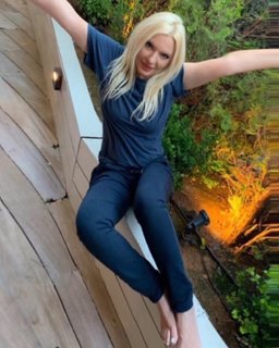 Annita Pania feet photo 2