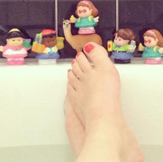 Anouk feet photo 13