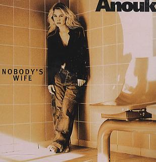 Anouk feet photo 2